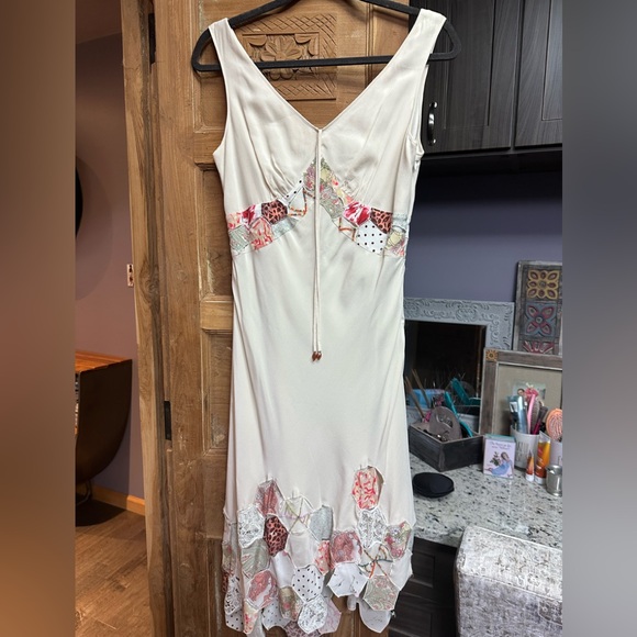 Sue Wong Dresses & Skirts - Sue Wong Cream Asymmetrical Dress with Pink & Gold Patchwork